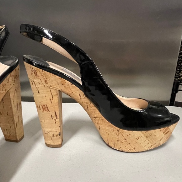 ❤️SOLD❤️Prada Patent Platform 35.5 - Picture 2 of 3